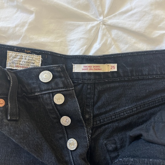 Levi's Black Ribcage Shorts - Picture 3 of 3